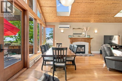 330 SASAMAT Lane | North Vancouver British Columbia | Slide Image Thirteen