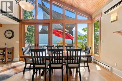 330 SASAMAT Lane | North Vancouver British Columbia | Slide Image Fourteen