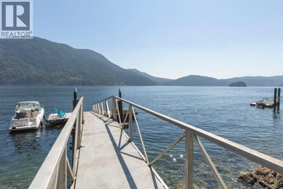 330 SASAMAT Lane | North Vancouver British Columbia | Slide Image Thirty-two
