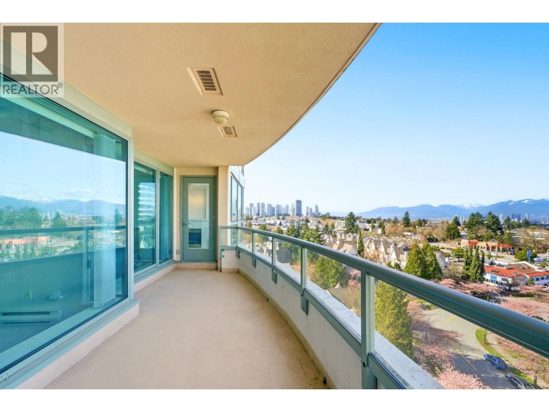 6622 SOUTHOAKS Crescent Burnaby British Columbia, V5E 4K2 - 2 Bedrooms Condo For Sale