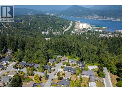 990 JARVIS Street | Coquitlam British Columbia | Slide Image Thirty-five