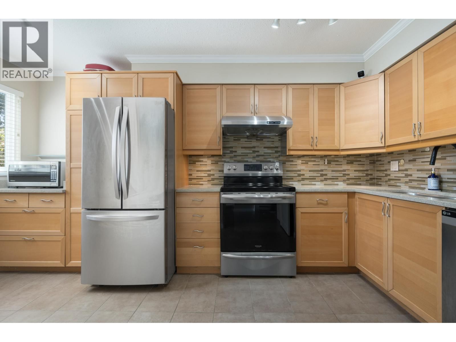 6100 TIFFANY Boulevard, Richmond, British Columbia V7C 5A8