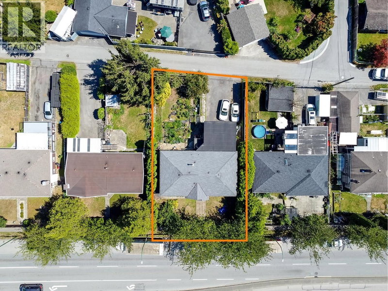 4560 BOUNDARY Road Burnaby British Columbia, V5R 2N4 - 6 Bedrooms Home For Sale