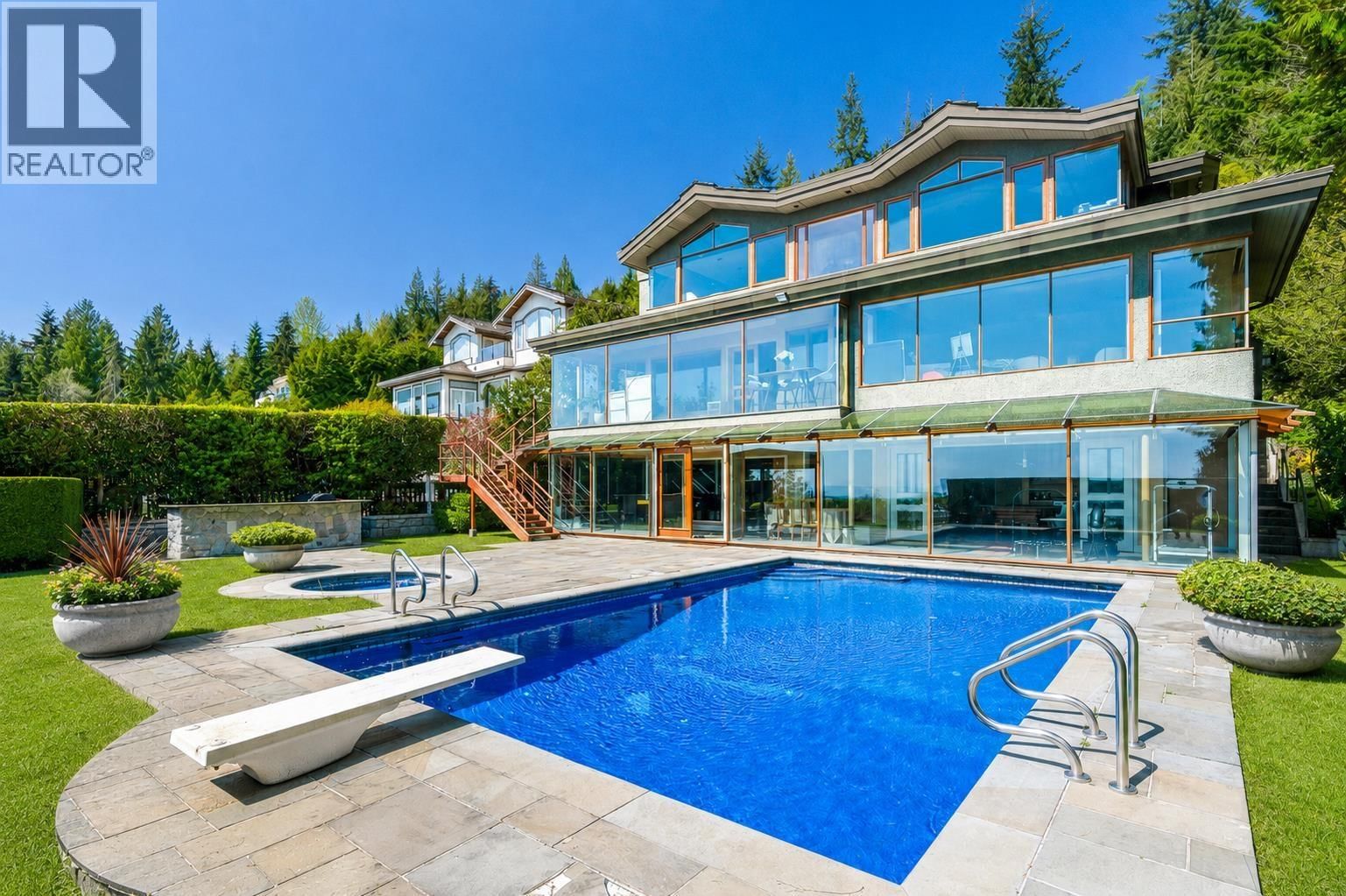 1626 PINECREST Drive, West Vancouver, British Columbia V7S 3H3