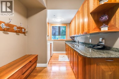 1626 PINECREST Drive | West Vancouver British Columbia | Slide Image Thirty
