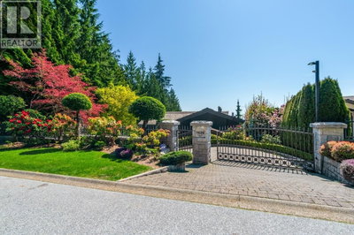 1626 PINECREST Drive | West Vancouver British Columbia | Slide Image Five
