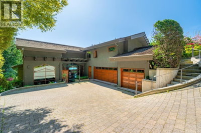 1626 PINECREST Drive | West Vancouver British Columbia | Slide Image Six