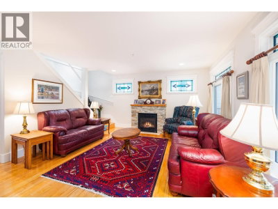 4337 15TH Avenue | Vancouver British Columbia | Slide Image Nine