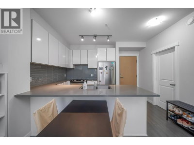 9877 UNIVERSITY Crescent | Burnaby British Columbia | Slide Image Four