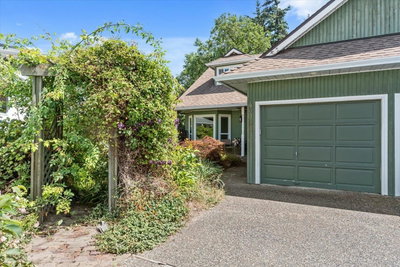 46003 IVY Avenue | Chilliwack British Columbia | Slide Image Two