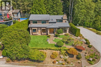 2008 BLAIRVIEW Avenue | North Vancouver British Columbia | Slide Image Two