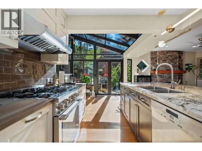 4613 CAULFEILD Drive | West Vancouver British Columbia | Slide Image Eleven