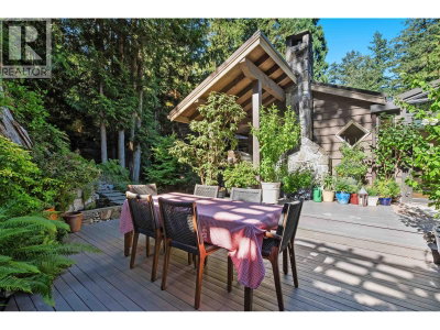 4613 CAULFEILD Drive | West Vancouver British Columbia | Slide Image Three
