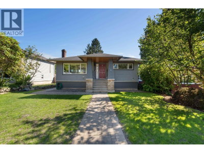 409 27TH Street | North Vancouver British Columbia | Slide Image One