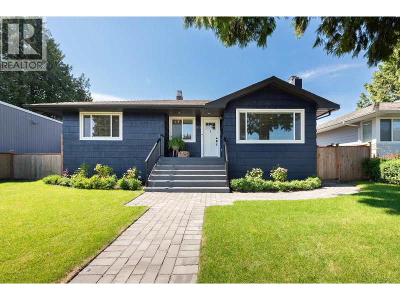 205 DURHAM Street New Westminster British Columbia, V3L 4J2 - 3 Bedrooms Home For Sale