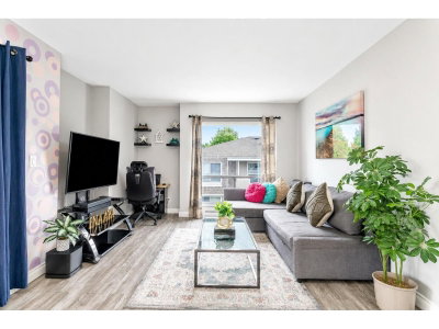 13771 72A Avenue | Surrey British Columbia | Slide Image Ten