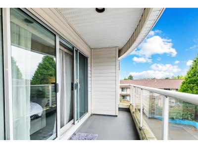 13771 72A Avenue | Surrey British Columbia | Slide Image Thirteen