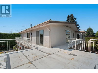 8660 FAIRFAX Crescent | Richmond British Columbia | Slide Image Twenty-two