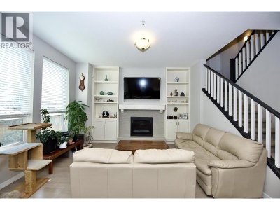 24442 113 Avenue | Maple Ridge British Columbia | Slide Image Ten