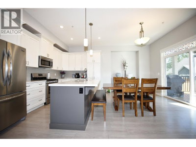 24442 113 Avenue | Maple Ridge British Columbia | Slide Image Three