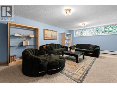 3455 HIGHLAND Boulevard | North Vancouver British Columbia | Slide Image Twenty-three