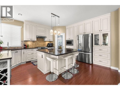 3285 CHARTWELL | Coquitlam British Columbia | Slide Image Eleven