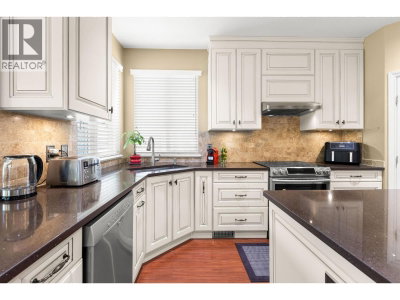 3285 CHARTWELL | Coquitlam British Columbia | Slide Image Twelve