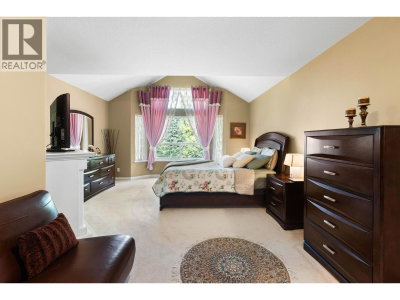 3285 CHARTWELL | Coquitlam British Columbia | Slide Image Twenty
