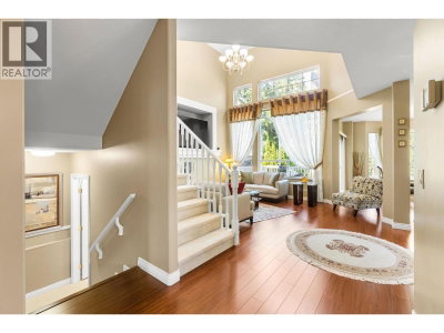 3285 CHARTWELL | Coquitlam British Columbia | Slide Image Four