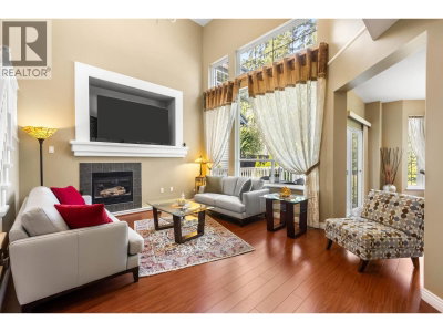 3285 CHARTWELL | Coquitlam British Columbia | Slide Image Six