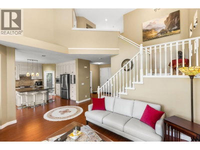 3285 CHARTWELL | Coquitlam British Columbia | Slide Image Nine
