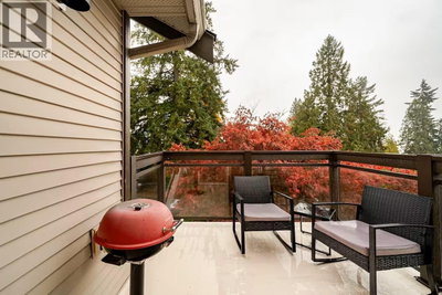 336 26TH Street | North Vancouver British Columbia | Slide Image Eighteen