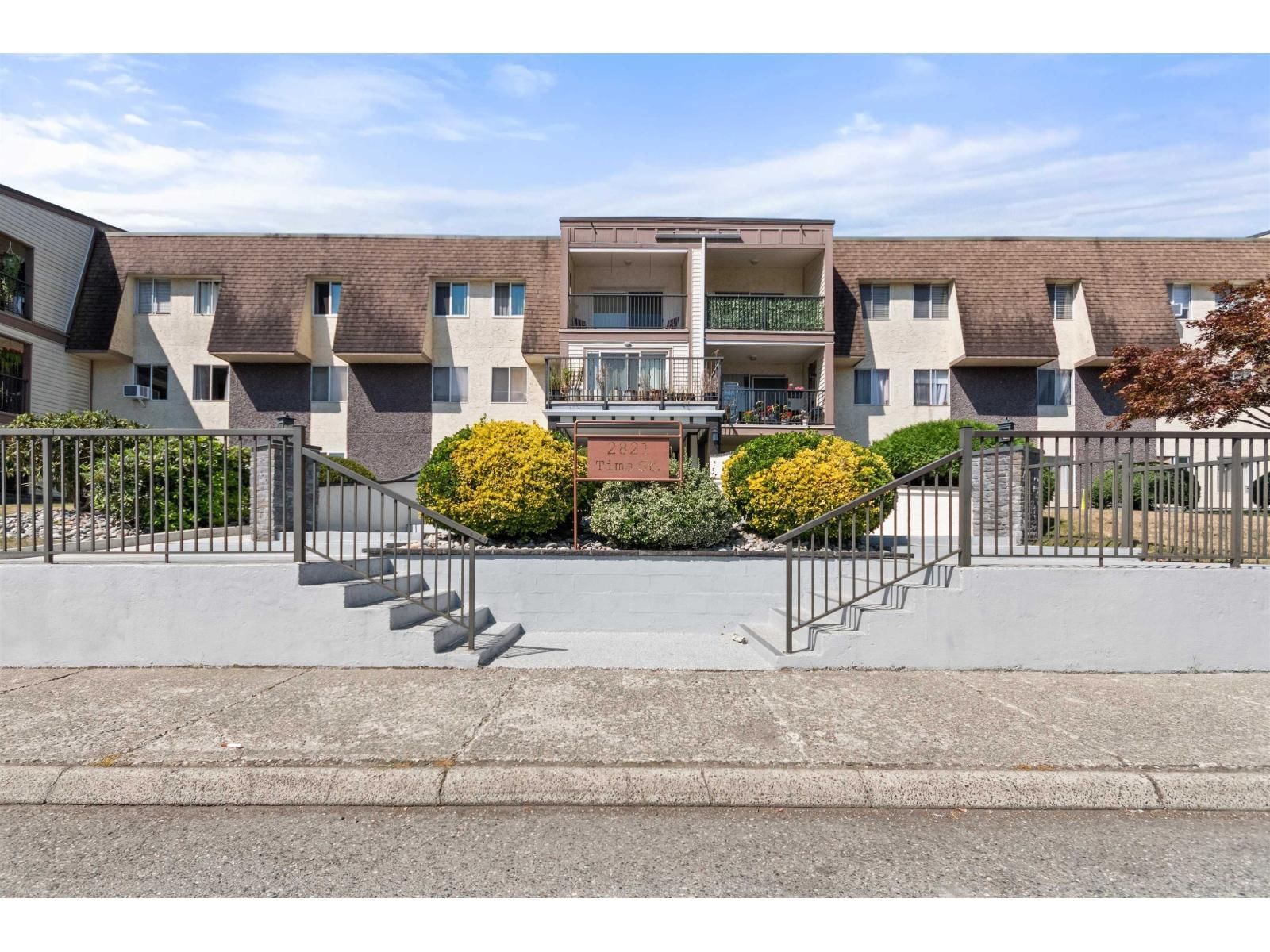 2821 TIMS Street, Abbotsford, British Columbia V2T 4B1