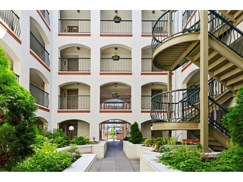 3174 GLADWIN Road Abbotsford British Columbia, V2T 5T5 - 2 Bedrooms Condo For Sale