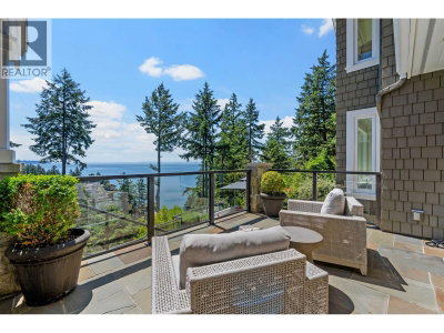 6180 CANDIA Place | West Vancouver British Columbia | Slide Image Twelve