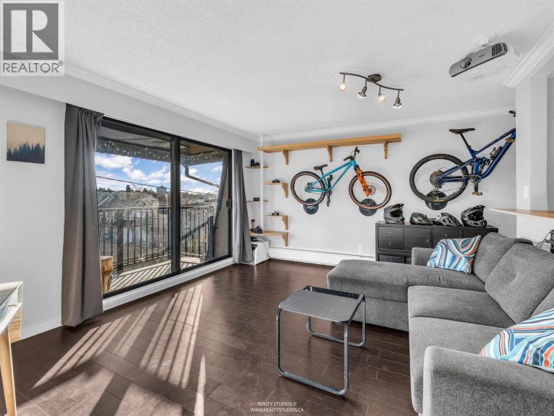 2222 CAMBRIDGE Street Vancouver British Columbia, V5L 1E6 - 2 Bedrooms Condo For Sale