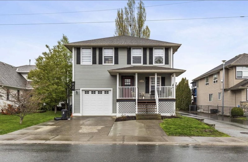 34795 1 Avenue Abbotsford British Columbia, V2S 8C2 - 5 Bedrooms Home For Sale