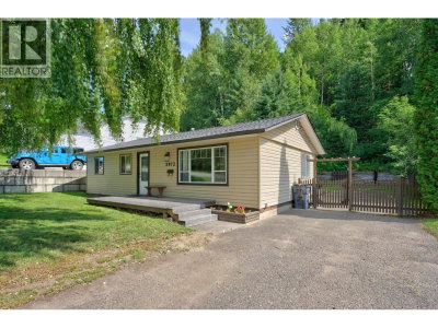2073 WOODHAVEN Drive | Prince George British Columbia | Slide Image One