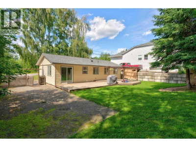2073 WOODHAVEN Drive | Prince George British Columbia | Slide Image Four