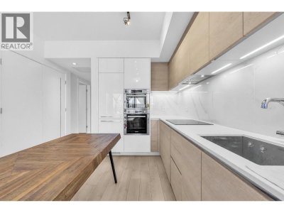 2085 SKYLINE Court | Burnaby British Columbia | Slide Image Thirteen