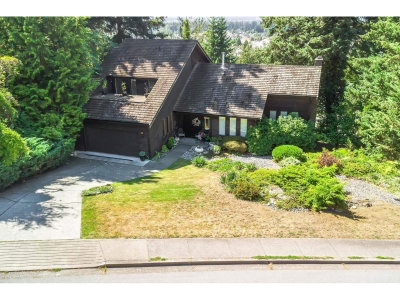 2704 ST. MORITZ Way | Abbotsford British Columbia | Slide Image Three