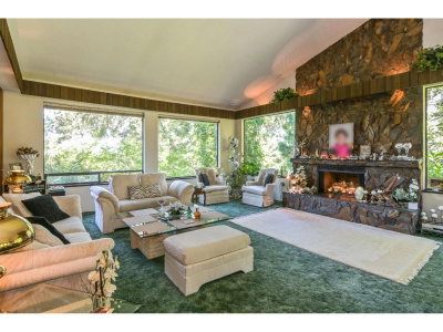 2704 ST. MORITZ Way | Abbotsford British Columbia | Slide Image Six