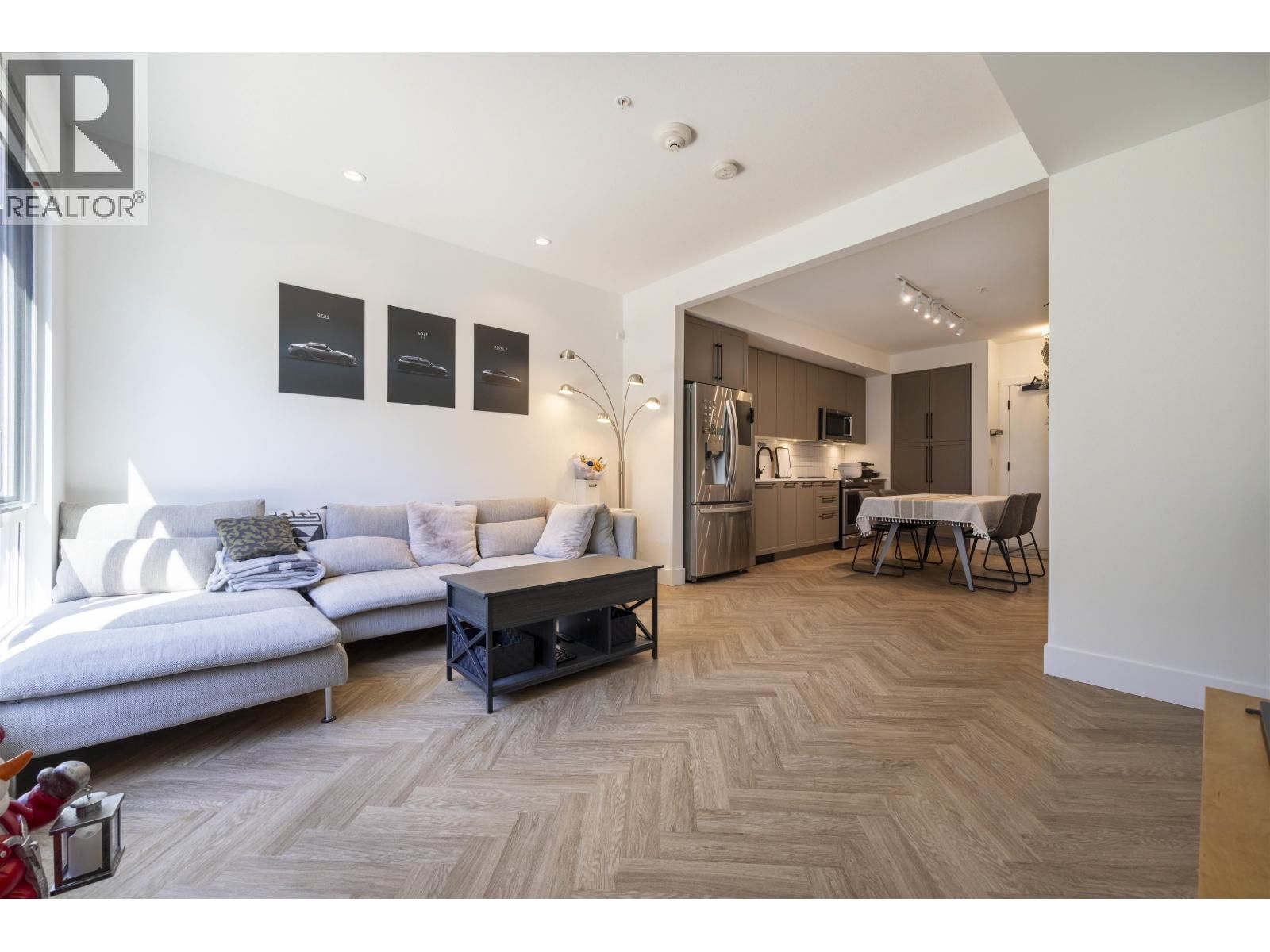 9278 SLOPES MEWS, Burnaby, British Columbia V5A 0G1