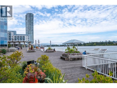 988 QUAYSIDE Drive | New Westminster British Columbia | Slide Image Thirty-two