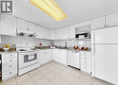 6152 KATHLEEN Avenue | Burnaby British Columbia | Slide Image Sixteen