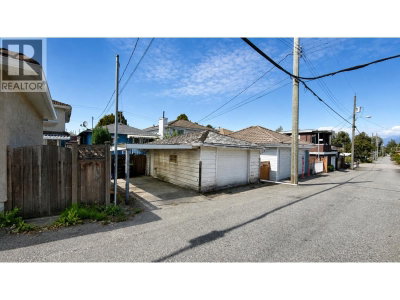 4458 SKEENA Street | Vancouver British Columbia | Slide Image Forty