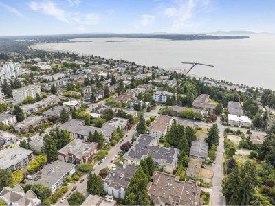 1442 BLACKWOOD Street | White Rock British Columbia | Slide Image Thirty-one