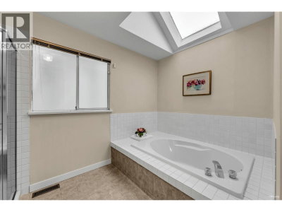 2986 DELAHAYE Drive | Coquitlam British Columbia | Slide Image Fourteen