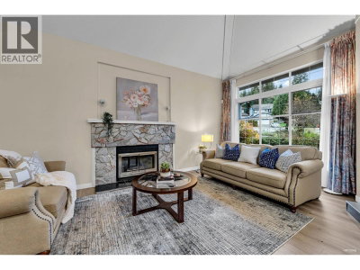 2986 DELAHAYE Drive | Coquitlam British Columbia | Slide Image Three