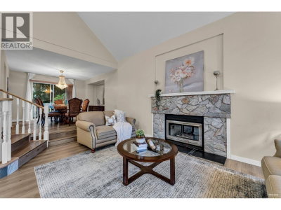2986 DELAHAYE Drive | Coquitlam British Columbia | Slide Image Five
